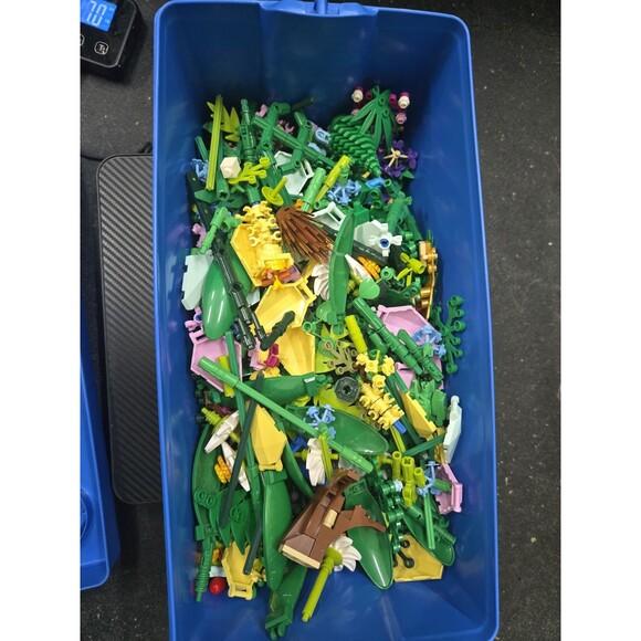 LEGO 2.12 lbs FOLIAGE Plant Variety Trees Leaves Bushes Shrubs Flowers branches - Picture 2 of 4